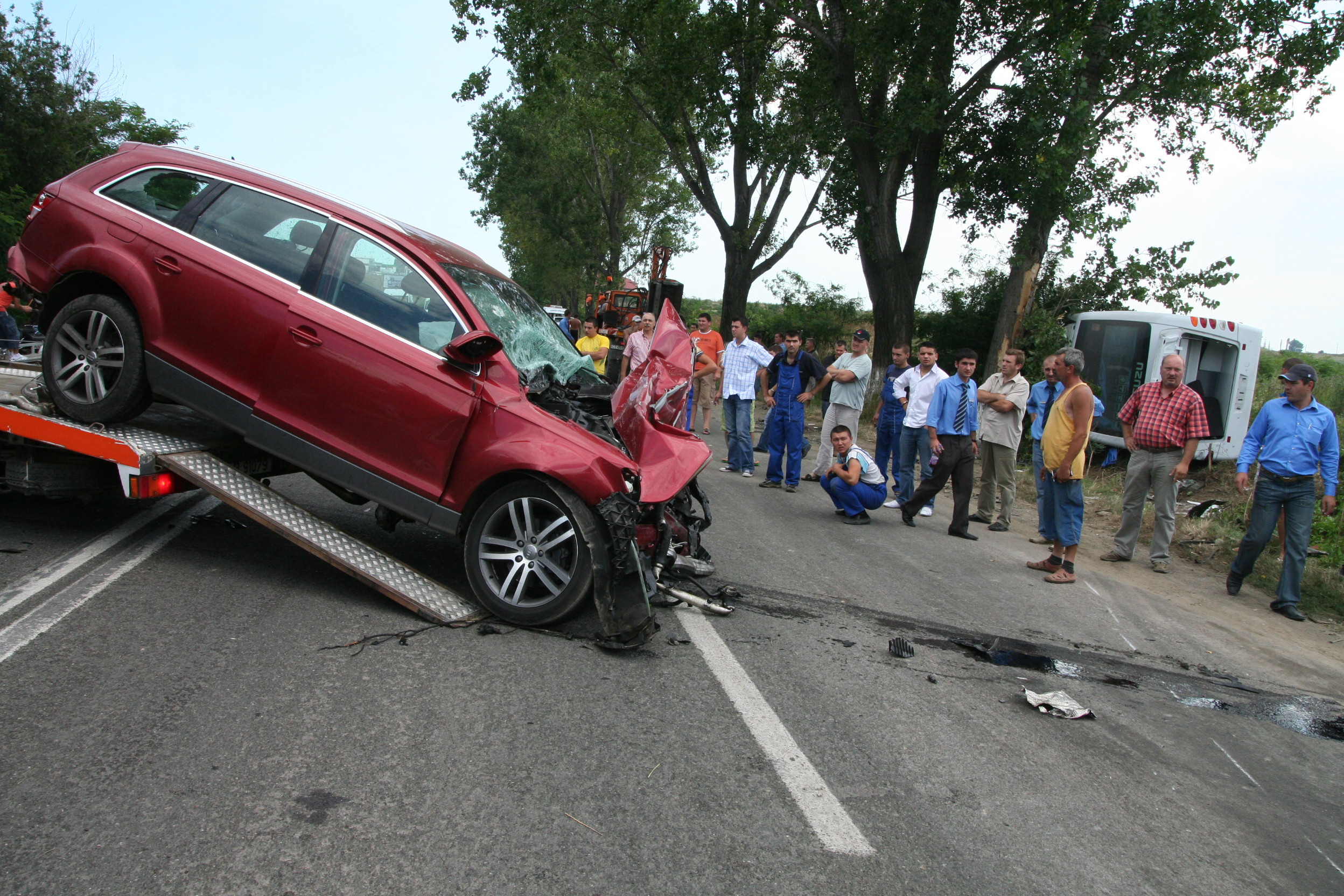 Teribilismul la volan i-a aruncat in rapa!