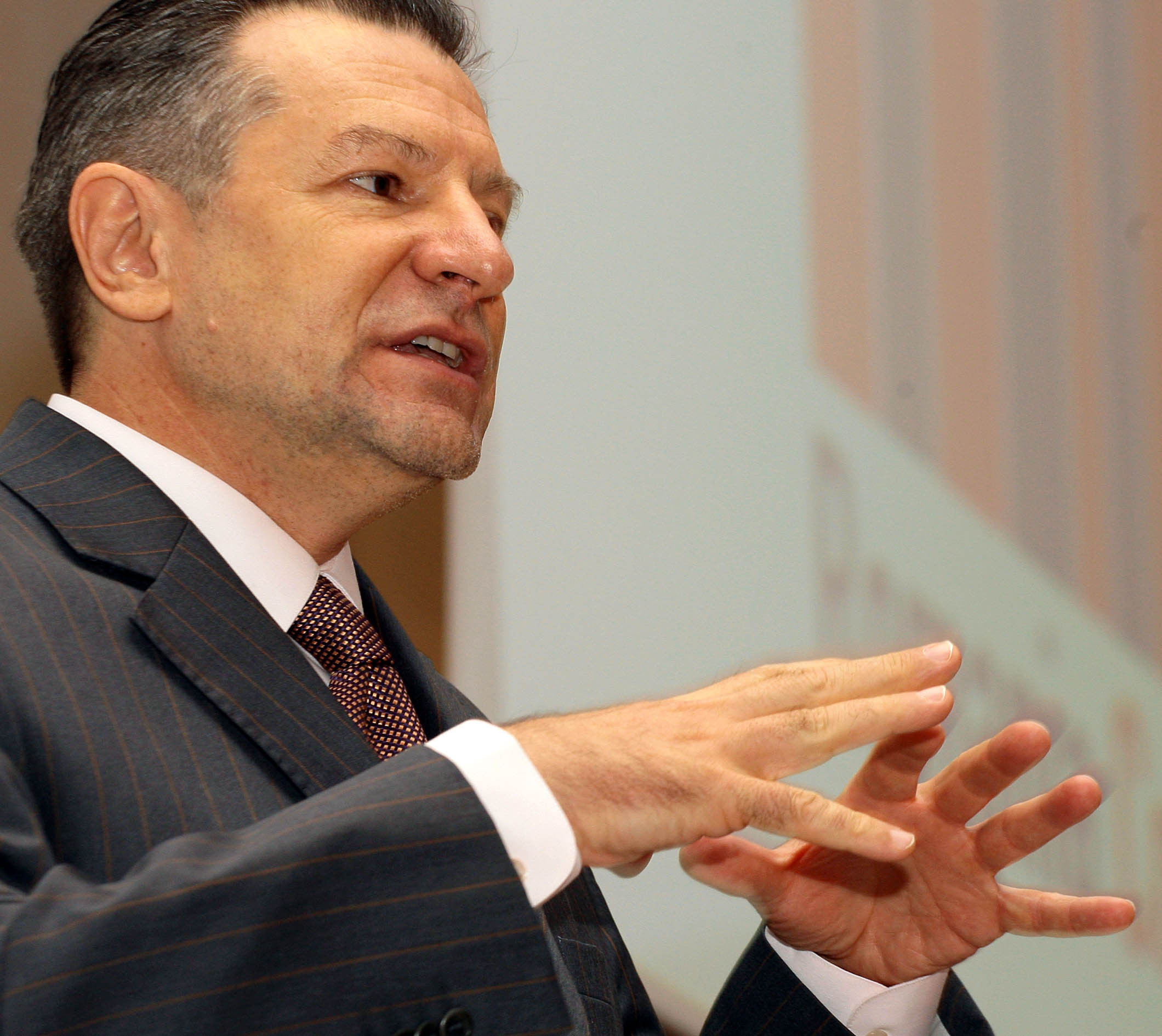 Euro-parlamentare si prezidentiale la pachet, in iunie?