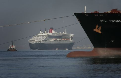 La un pas de catastrofa! Doua nave de mare tonaj s-au ciocnit in Marea Egee