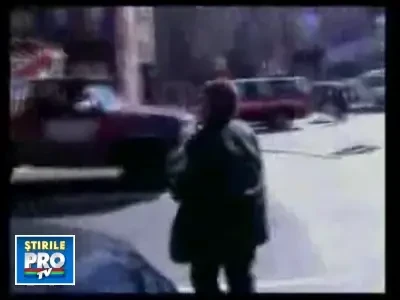 Domnilor politisti, zambiti! Sunteti la camera ascunsa