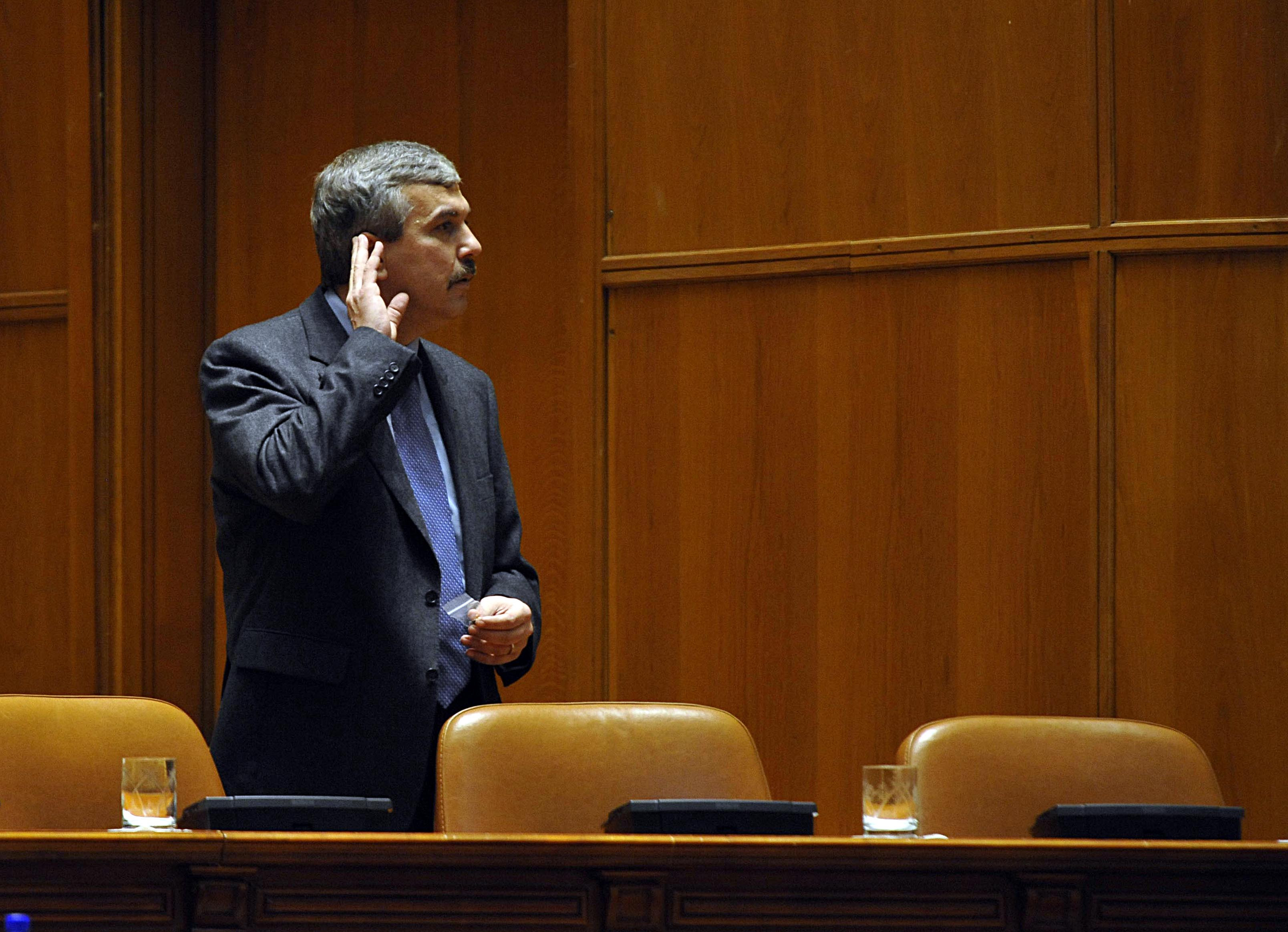 Prefectii din tara luati la bani marunti de Dan Nica, in videoconferinta