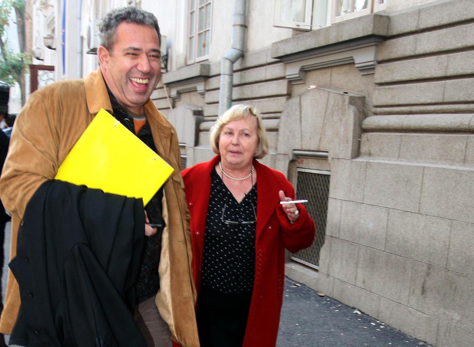 Mosul vine cu desaga plina de citatii pentru pensionarii de la Tarom