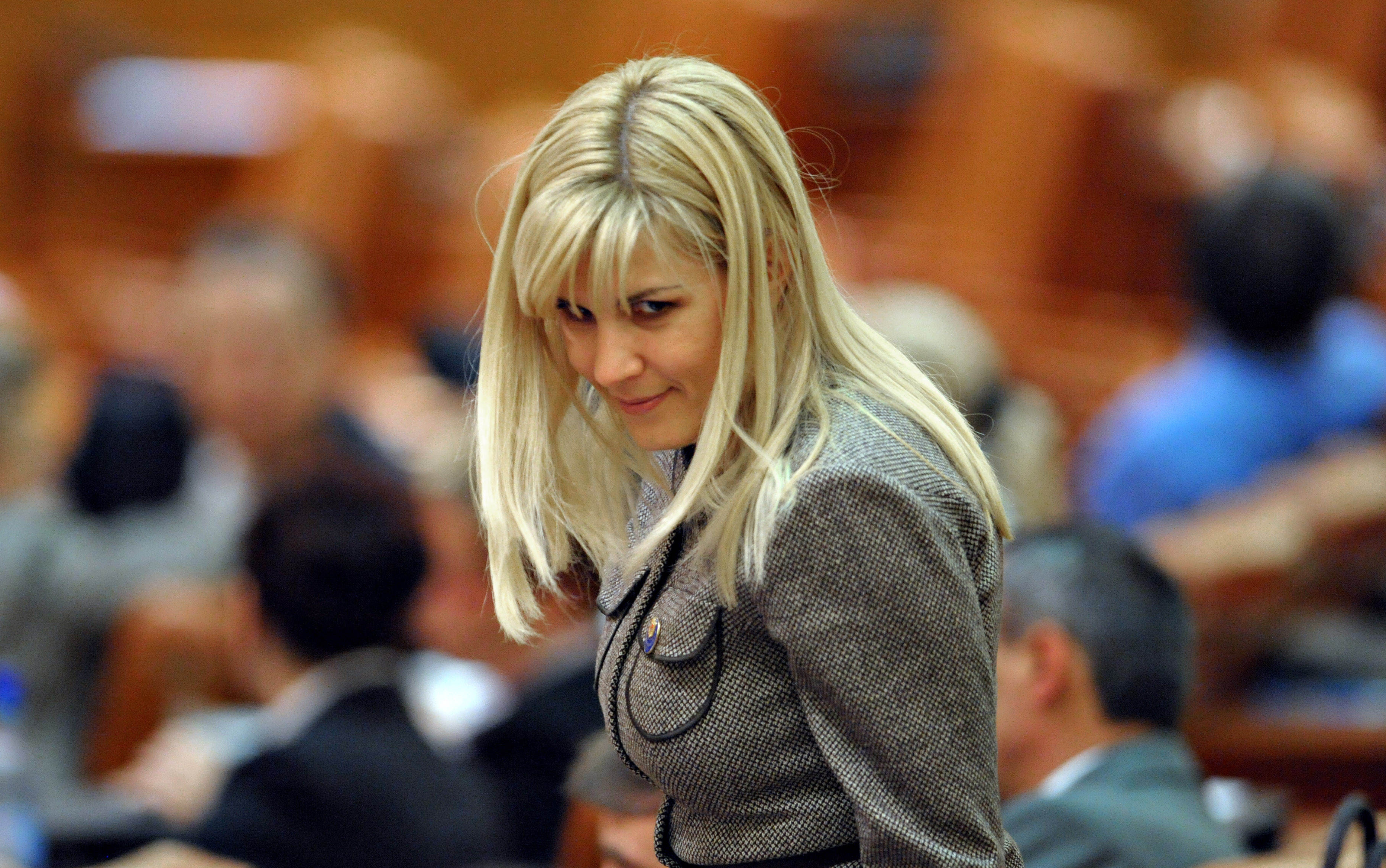 Atmosfera la audierile din Parlament? Plictisitoare!