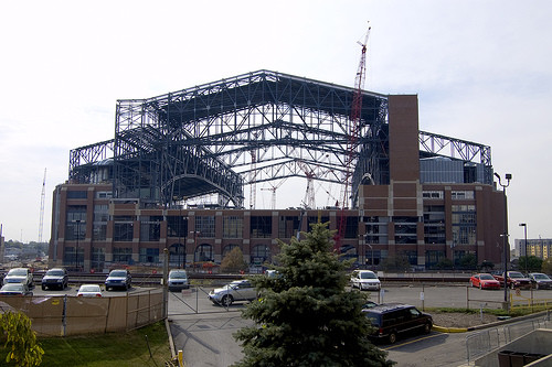 S-a facut praf si pulbere! Un stadion vechi de doua decenii a explodat!