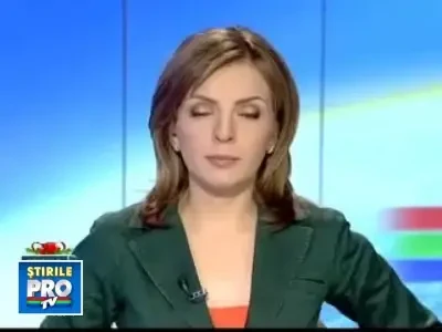 Panica intr-o comuna din Arad: acoperisul unei case, cuprins de flacari