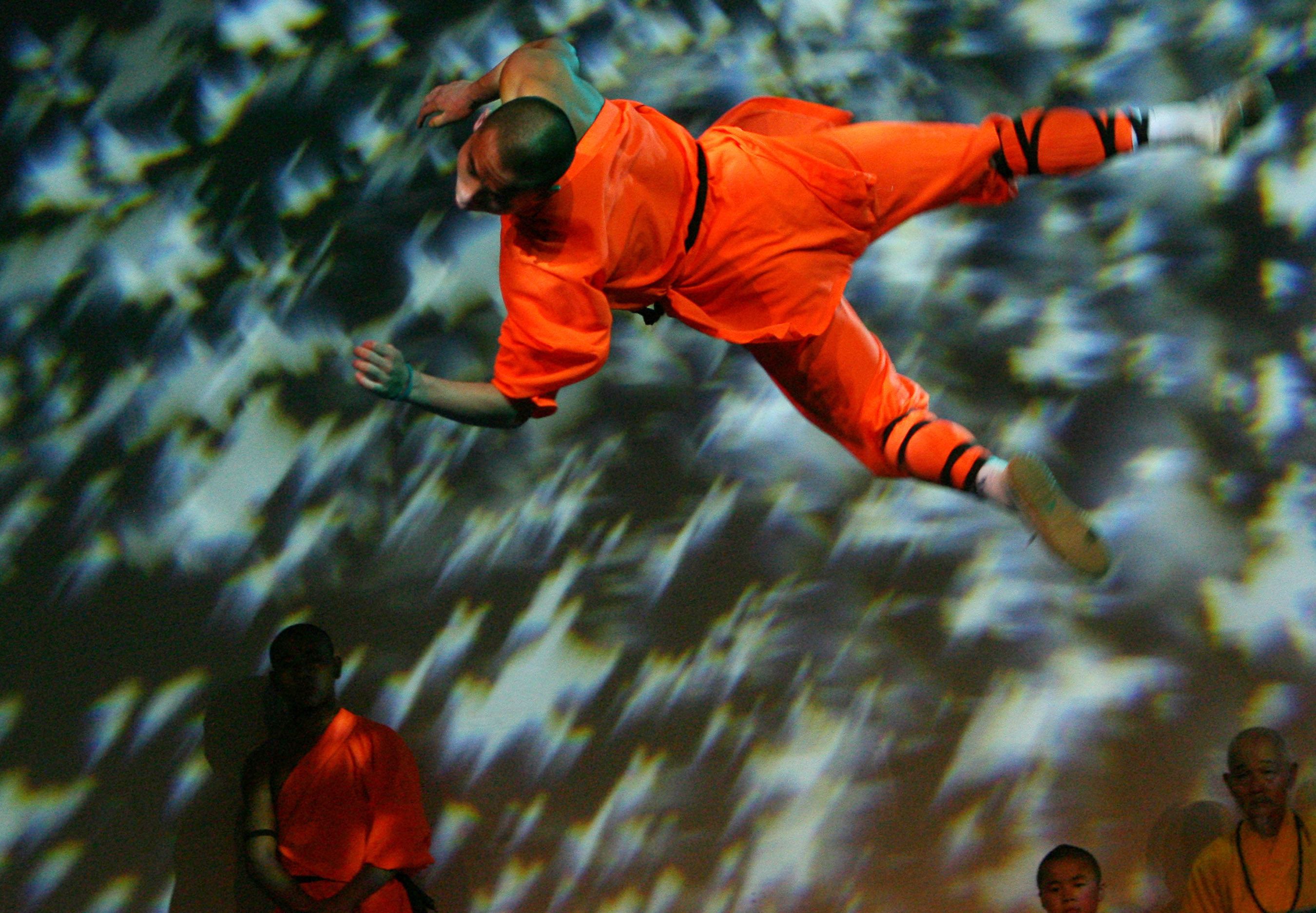 Calugarii kung-fu iti dau aripi!