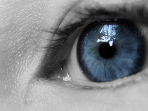 La 18 ani, ar putea sa vada pentru prima data!