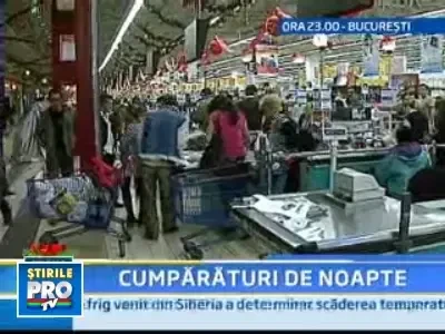 Sarbatorile ne-au transformat in lilieci! Cumparaturi sub clar de luna!