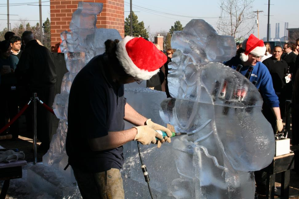 Avem cu cine sa ne luam la intrecere! Chinezii fac cel mai mare Mos Craciun