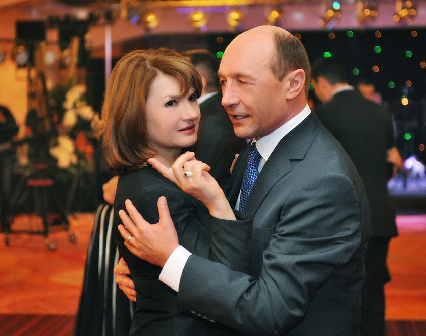 Traducatoarea presedintelui, confundata in Cehia cu Maria Basescu!