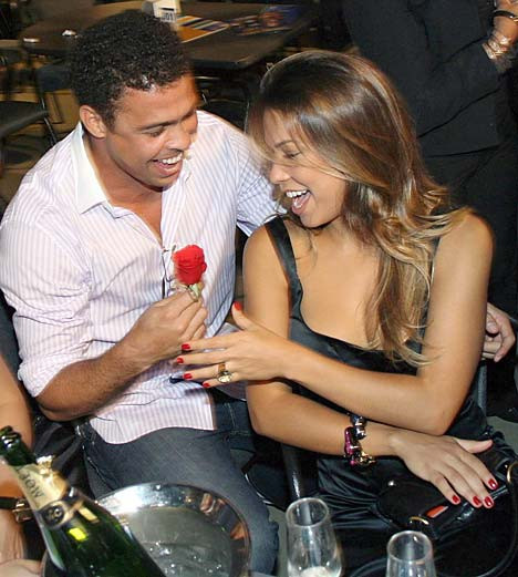 Iubita lui Ronaldo a nascut o fetita chiar de Craciun!