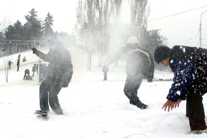 Muntele a venit in Capitala, pentru cei care n-au apucat sa ajunga la el!