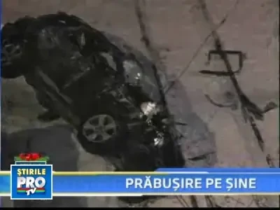 Soferul masinii cazute pe calea ferata, langa Predeal, a fost retinut