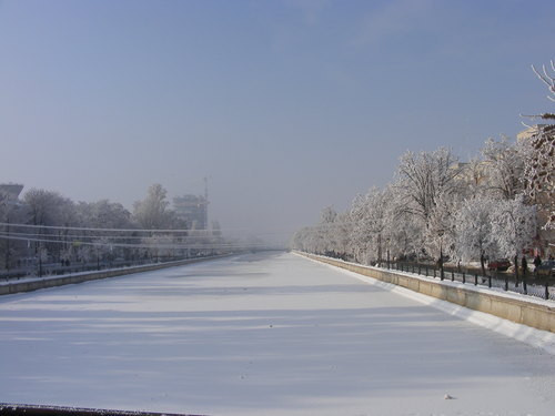 Au plonjat in rau la minus 5 grade Celsius!