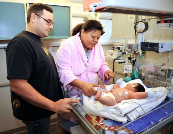 Bebelus cu greutate! Micutul Richard cantareste peste sase kilograme