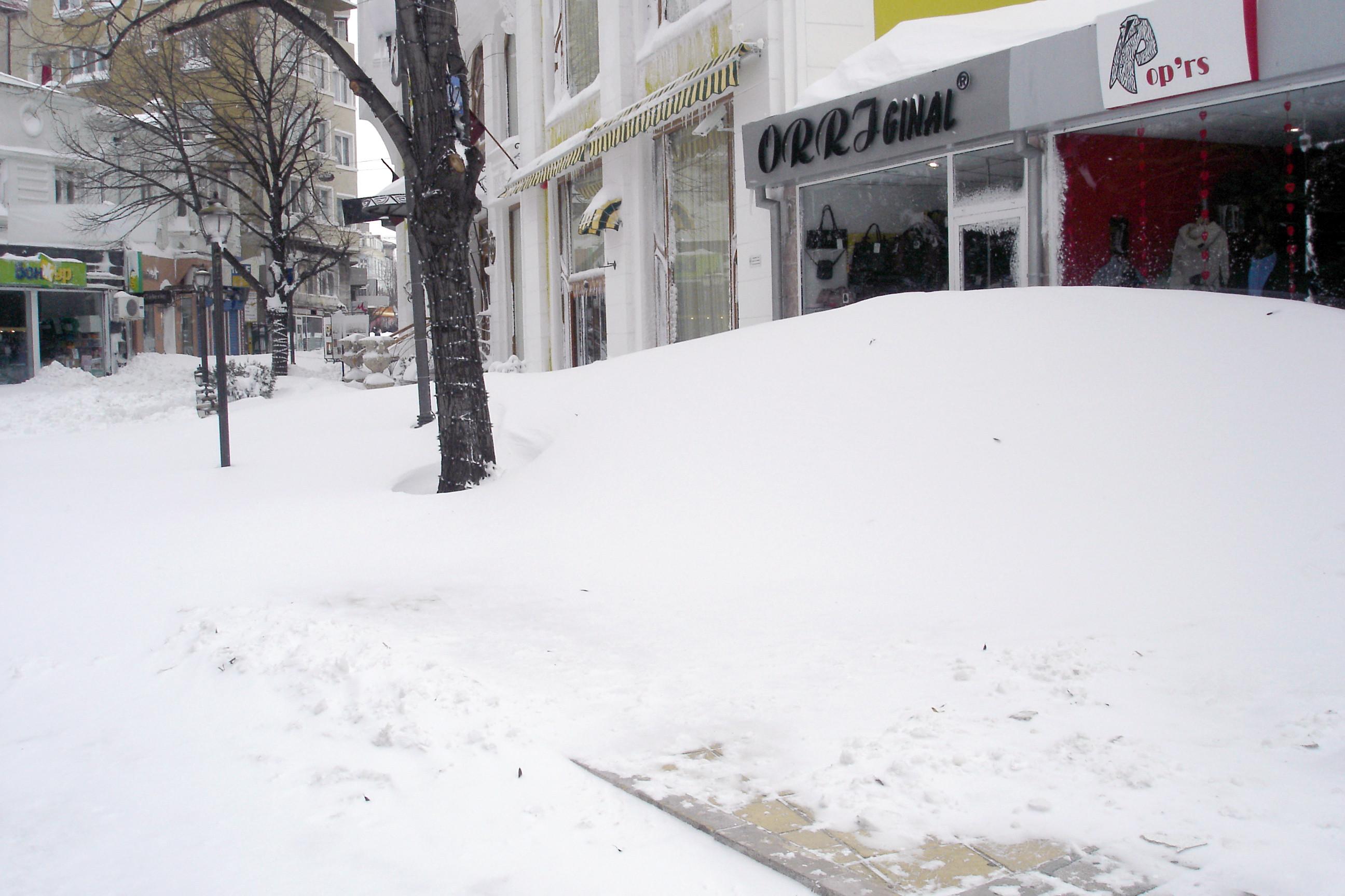 Iarna nu-i ca vara! 100 de turisti romani inghetati intr-un hotel bulgaresc
