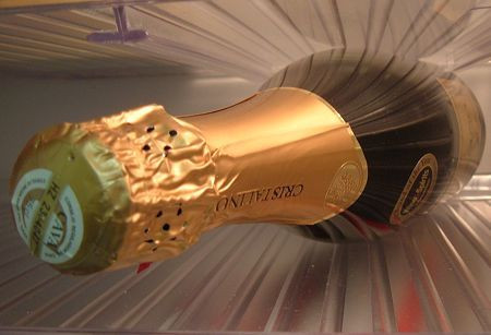 Haz de necaz! In ajun de An Nou s-a furat un camion plin cu sampanie