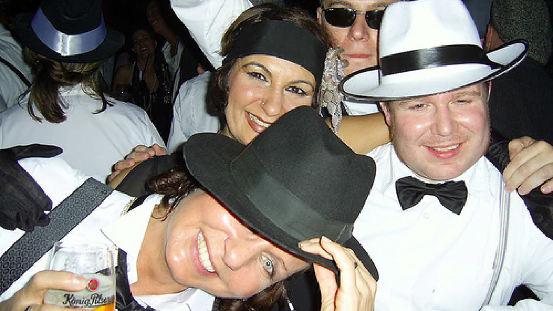 Al Capone a facut Revelionul la Targu Mures! Piratii au preferat Alba Iulia