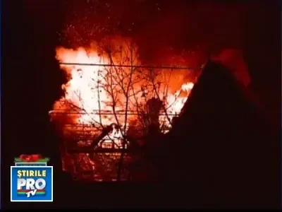 Incendiu intr-o vila de pe Bulevardul Pache Protopopescu din Capitala