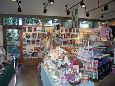 A lasat magazinul deschis, la discretia clientilor, si a plecat acasa!