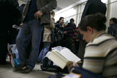 Lung si greu e drumul spre casa! Duminica, vacantele au luat sfarsit!