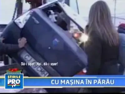 W0301_19_masina_in_parau