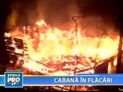 Neamt: o pensiune din lemn a luat foc