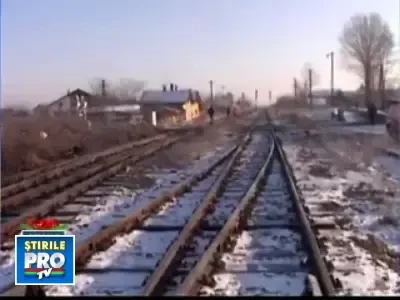 Nerabdare la bariera: taximetrist spulberat de un tren Intercity