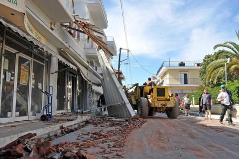 Drama in Grecia! O familie de romani, devastata de un cutremur