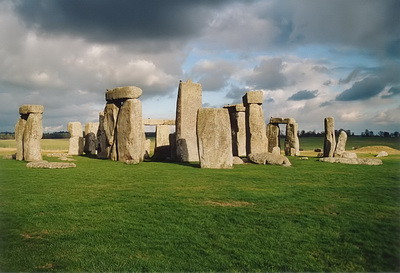 Australienii le fura Stonehenge-ul englezilor