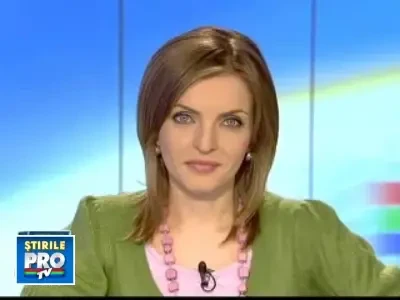 De Boboteaza, curajosii se arunca in apa sa prinda crucea norocoasa