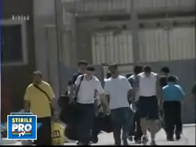 Nu i s-au dat reviste erotice in inchisoare. Acum da statul in judecata!