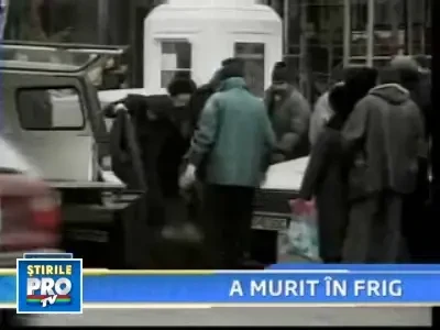 A murit inghetat in masina care-i tinea loc de casa