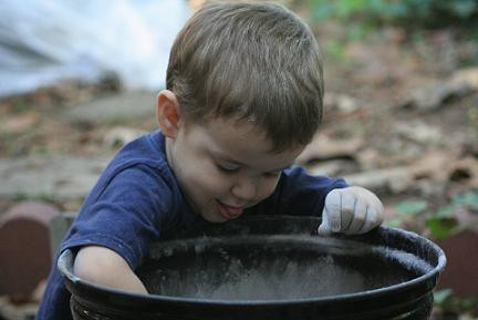 Da-ti cu untura si cenusa, ca sa ai noroc tot anul!