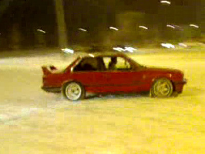 Patinatorii "automobilistici" au profitat de gheata din Capitala!