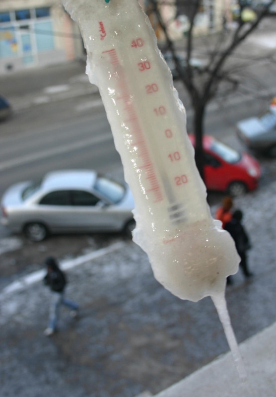 Romania, sub stapanirea frigului. A inceput sa ninga in zonele centrale