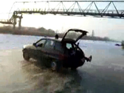 Si-au transformat cu inconstienta masina in sanie!