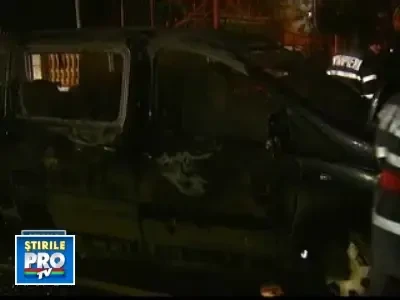 Atac in stil mafiot in Capitala! Trei masini distruse de flacari!