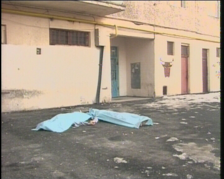 Gest extrem! S-a aruncat de pe un bloc cu zece etaje