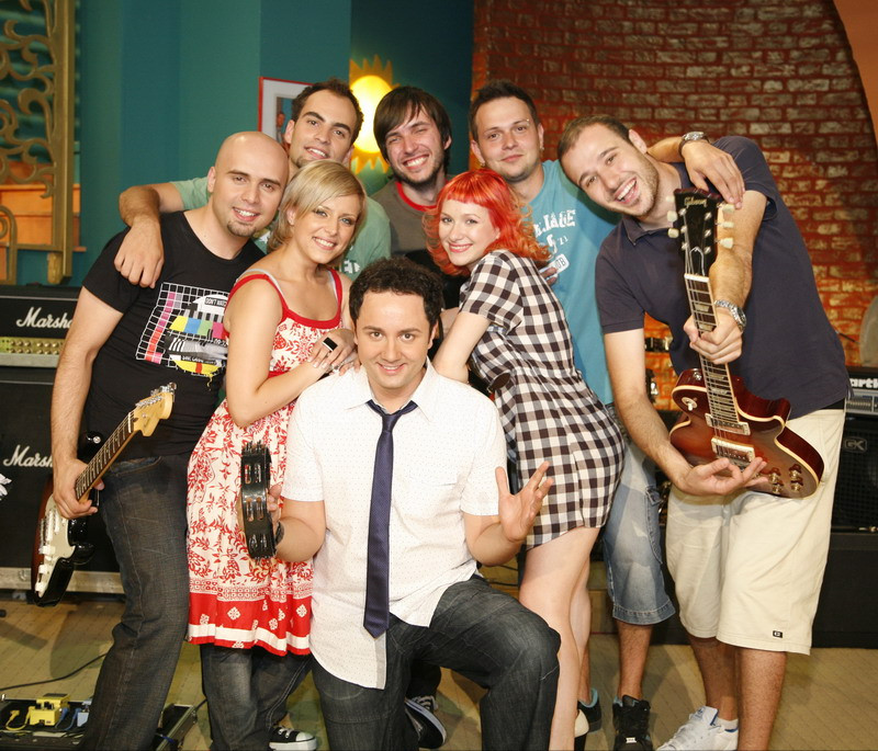 Prima editie Happy Hour din 2009, urmarita de aproape 2 milioane de oameni