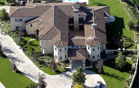 Ia te uita ce castel si-a tras Britney!