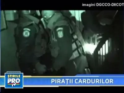 Hotii romani s-au intors in tara! 200.000 de euro din clonat carduri