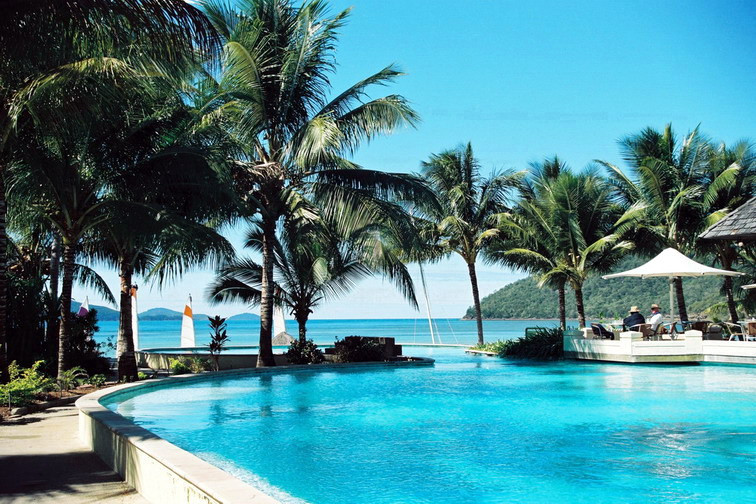 Bataie mare pe cel mai dorit job din lume! Miercuri vom afla castigatorul