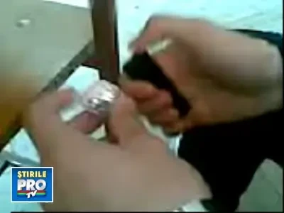 Distractie incendiara in sala de clasa!