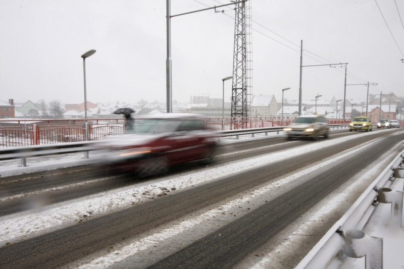 Cod galben: ninge in Moldova si la munte. Pericol de inundatii in vest