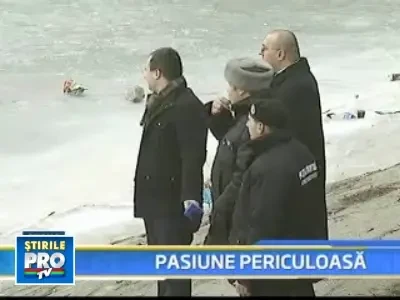 Pescuitul la copca pe lacurile din Capitala, pericol de moarte!