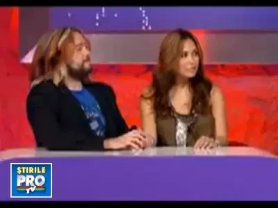 Lily Allen are trei sfarcuri