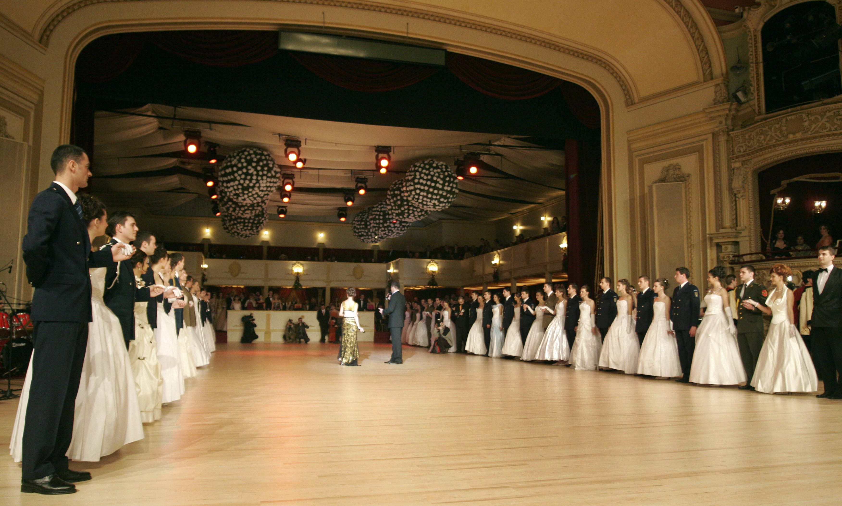 Bal de poveste magica in inima Ardealului!