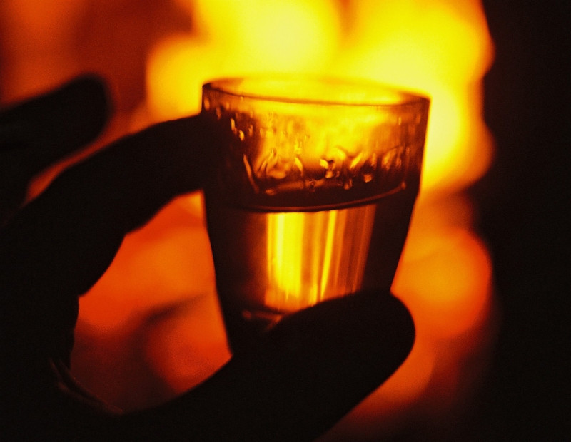 Traditie periculoasa! A murit dupa ce a incercat sa bea 44 de pahare