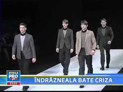 Ce criza?! Priviti aici cum trec Armani si Cavalli pe langa ea!
